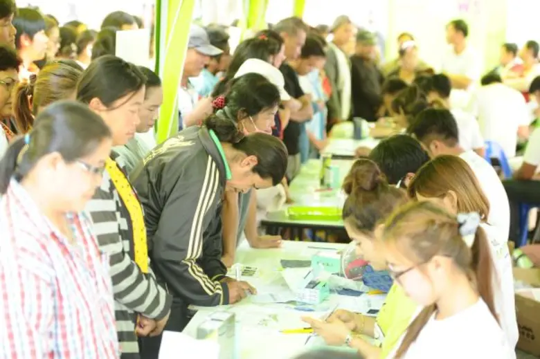 เอไอเอสเดินหน้าอำนวยความสะดวกลูกค้าที่แลกเครื่องจาก 2G เป็น 3G/4G โชว์ความพร้อมจุดรับเครื่อง ณ อบต.และเทศบาล เข้าถึงลูกค้าครอบคลุมสุดๆ