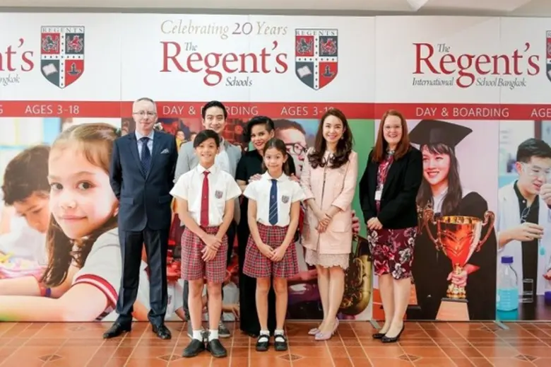 คุณโอปอล ปาณิสราและคุณหมอโอ๊ค สมิทธิ์ อาร...