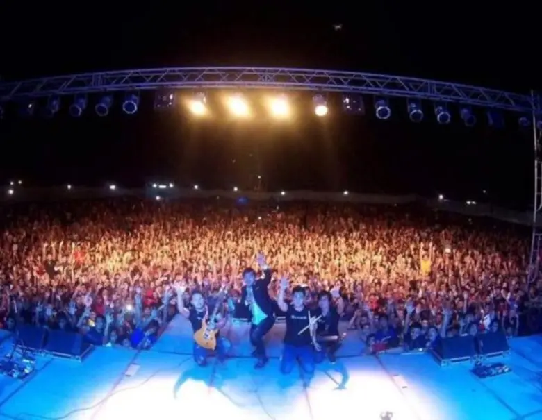 ปังข้ามปียังไม่พอยังข้ามประเทศอีก สำหรับ ...