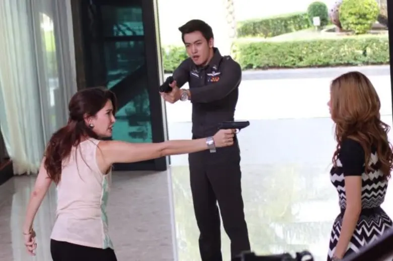 “แก้ว” ไม่ไว้หน้า แรงมาแรงกลับ ตบ “แองจี้” หน้าคะมำ