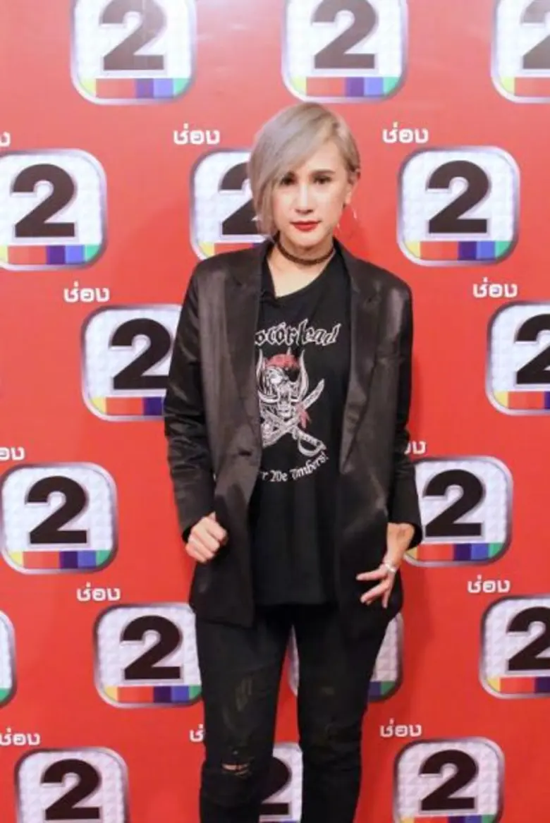 “หลิว” ประกาศลั่น!! เลี้ยงลูกคนเดียวได้สบาย ไม่ง้อเงิน “โจ๊ก” เหน็บแรงไม่ได้เกิดมาเพื่อรอใคร