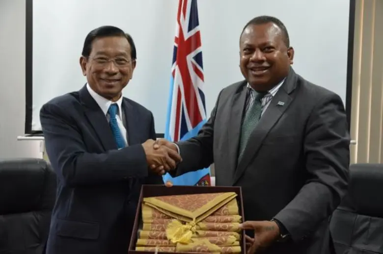 พลเอก ฉัตรชัย สาริกัลยะ รัฐมนตรีว่าการกระทรวงเกษตรแ...