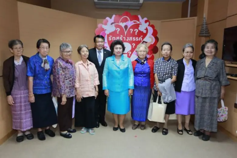 ดร.ฉวีรัตน์ เกษตรสุนทร ผู้ช่วยรัฐมนตรีประ...