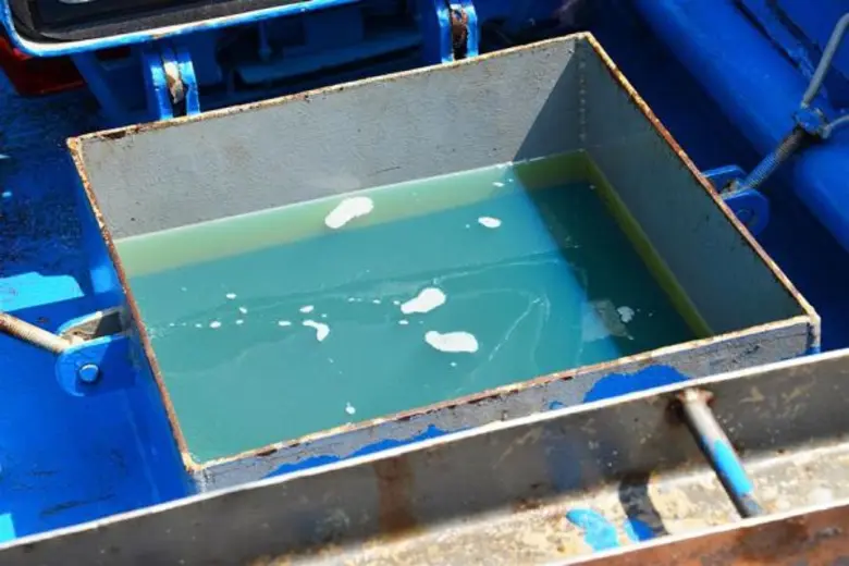 แถลงข่าวจับกุมน้ำมันดีเซล จำนวน 180,000 ลิตร พร้อมเรือประมงดัดแปลงบรรทุกน้ำมัน 2 ลำ มูลค่ากว่า 10 ล้านบาท