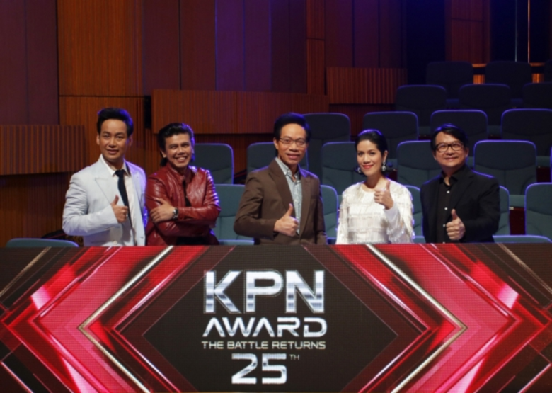 ฟาดฟันดุเดือดจนเวทีสะเทือนตลอดสี่สัปดาห์ท...