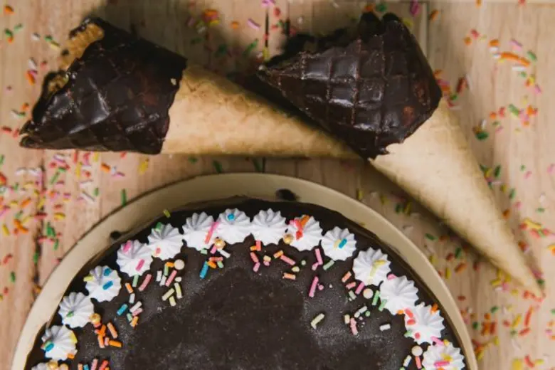 บอกรักแบบชิคๆ ไม่ซ้ำใคร ด้วยไอศกรีมเค้กรู...