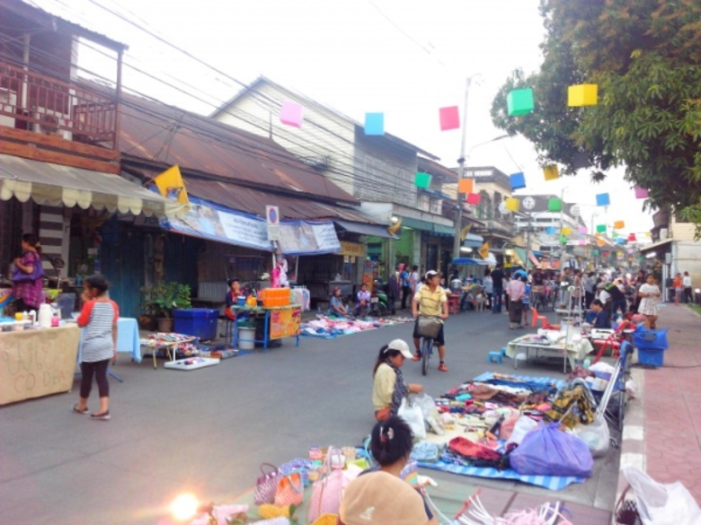 ผู้ว่าฯ เมืองกาญจน์ รุกส่งเสริมการท่องเที่ยว เปิดตลาดโต้รุ่งเชื่อมถนนคนเดินปากแพรก