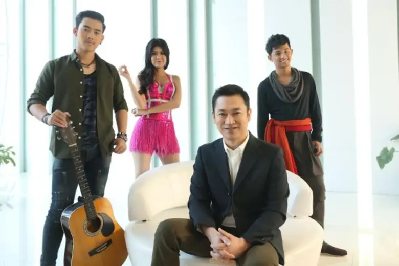 นายศุภชัย นิลวรรณ กรรมการผู้อำนวยการสายงา...