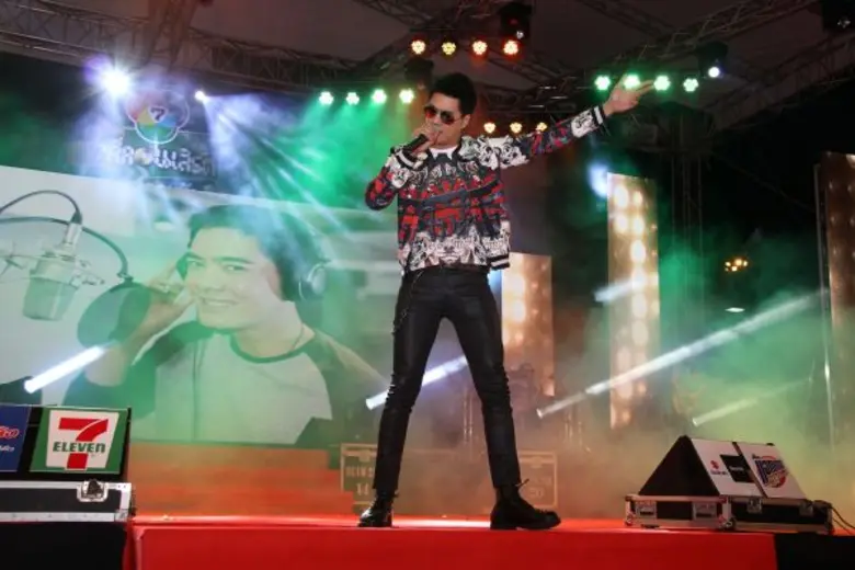 สถานีโทรทัศน์สีกองทัพบกช่อง 7 จัดเต็มนักแ...