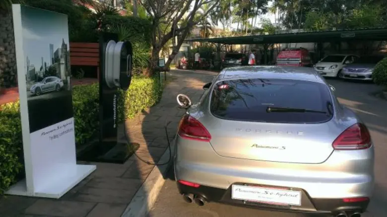 Porsche Thailand presents an Exclusive Porsche Roadshow and enjoyable Family Activities for Prukpirom Residents.