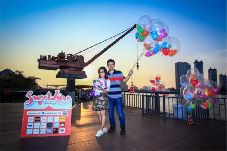 5 คู่รักสุดสวีท ฉลองวาเลนไทน์ปีนี้หวานฉ่ำ กับกิจกรรม Sweet Love at ASIATIQUE