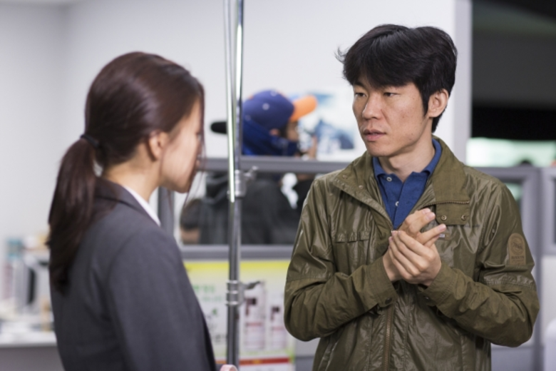 หลังจากเปิดตัวความหลอนกับหนังยาวเรื่องแรก...