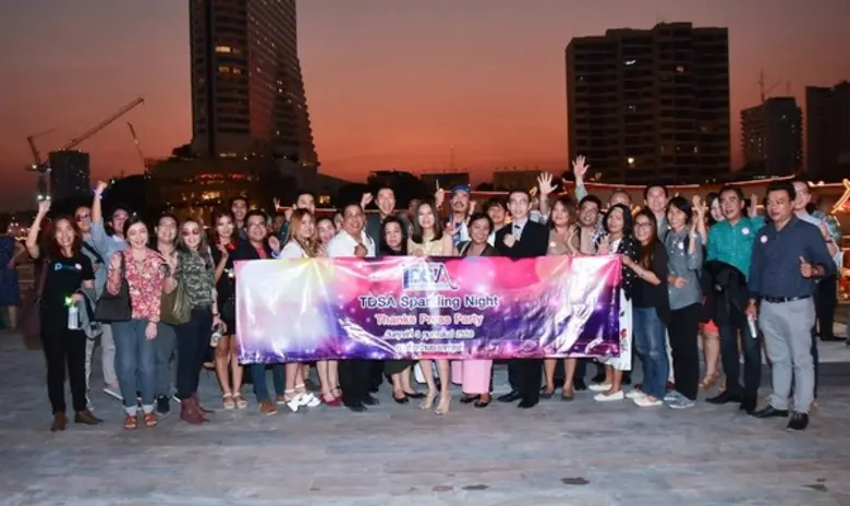 สมาคมการขายตรงไทย นำโดย ดร.ภคพรรณ ลีวุฒิน...