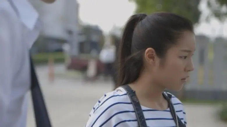 ทีวีไกด์: ซีรี่ส์ “Kiss The Series รักต้องจูบ” “มายด์” มึนตึ้บ โดน “ไซซี” ผลักกระเด็น!!! แย่ง “เมฆ” ไปต่อหน้าต่อตา