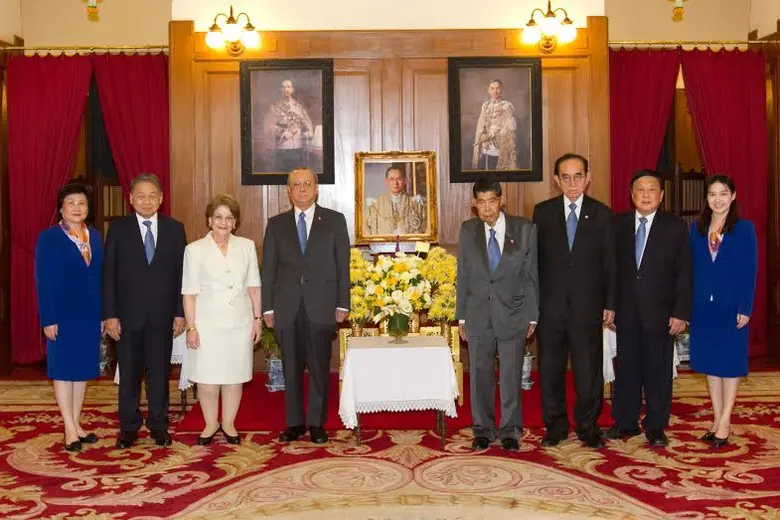 นายเดชา ตุลานันท์ รองประธานกรรมการบริหาร ...