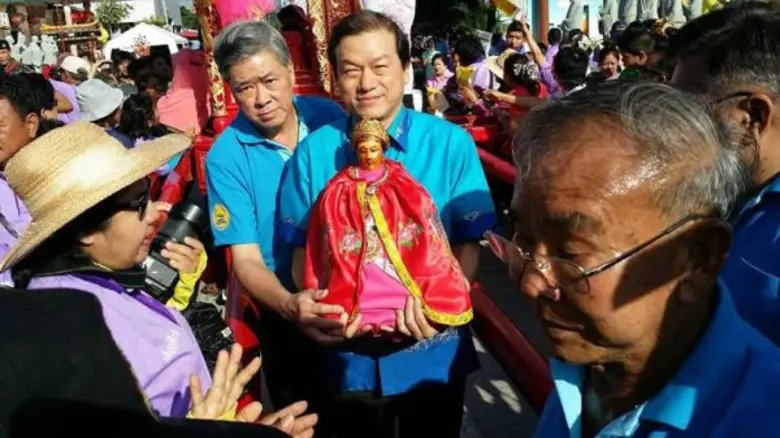 ศาสตราจารย์ ดร.อภินันท์ โปษยานนท์ ปลัดกระ...