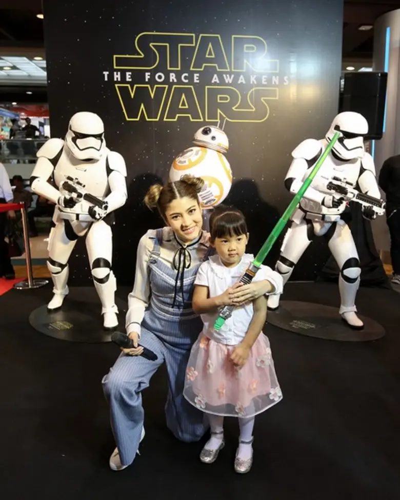 ฮ่องกงดิสนีย์แลนด์ ฉลองใหญ่ให้ “สุดว้าว” ครบรอบ 10 ปี จัดกิจกรรม มีท แอนด์ กรี๊ด มาร์กี้ และหนูน้อยวันใหม่ ในงานเที่ยวทั่วไทย ไปทั่วโลก ครั้งที่ 18