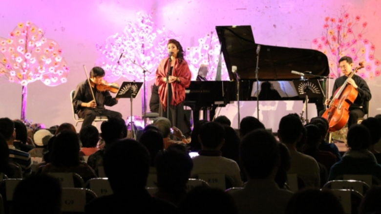 ในยามเย็นต้นเดือนมกราคม 2559 งานคอนเสิร์ต...