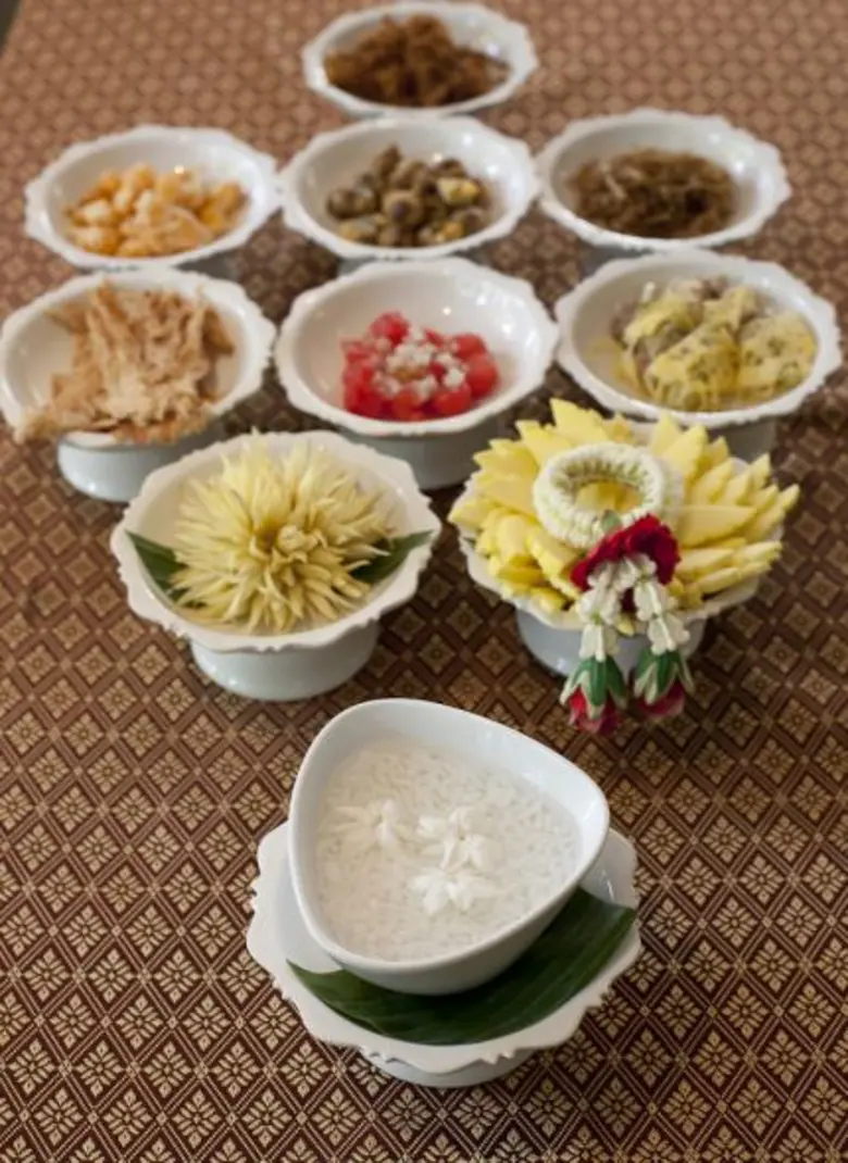 บุฟเฟต์ข้าวแช่มิสสยามสูตรต้นตำรับ ณ ห้องอาหารมิสสยาม โรงแรมหัวช้าง เฮอริเทจ กรุงเทพฯ