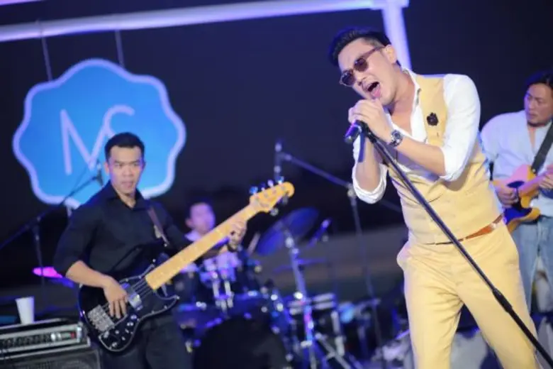 “อนันดา” ฟินหนักมาก...เดินโสด “โชว์หล่อ” ริมหาด “มหาสมทุร ลากูน” ทะเลสาบส่วนตัวฝีมือมนุษย์...ใหญ่ที่สุดในเอเชีย