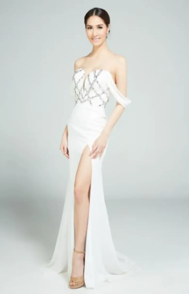 ฉลองครบรอบ 4 ปี 4 เรื่องราว พร้อมเปิดตัวพรีเซ็นเตอร์คนใหม่ และฉลองเปิดสาขาใหม่สยามสแควร์ วัน อย่างเป็นทางการ