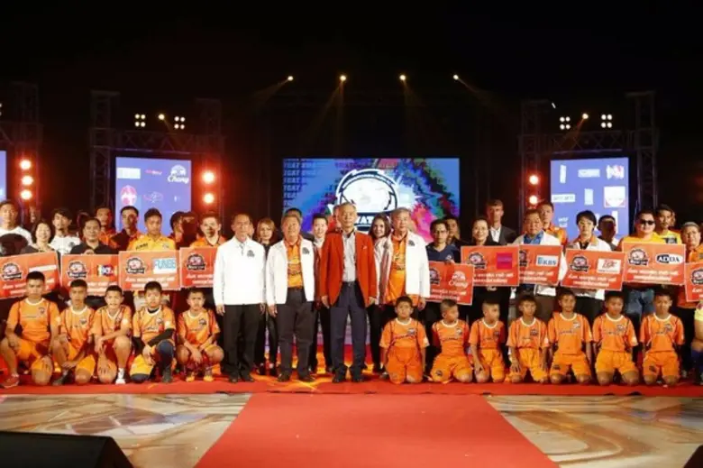 กลุ่มบริษัท ดีสโตน ก้าวไปอีกขั้นกับการสนั...