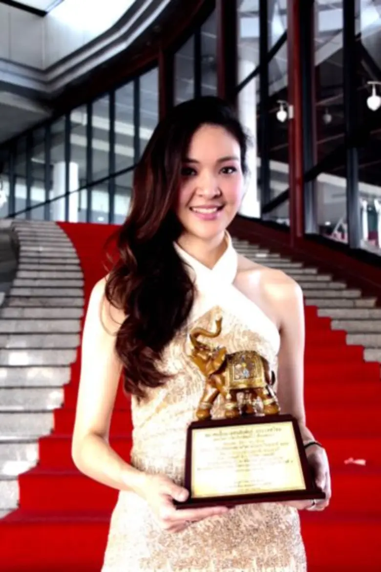 “แพม-ลิตา” ปลื้ม คว้า “ศิลปินนักร้องนักแสดงดีเด่นแห่งปี” เตรียมปล่อยซิงเกิ้ลเพลงเอาใจแฟนคลับ
