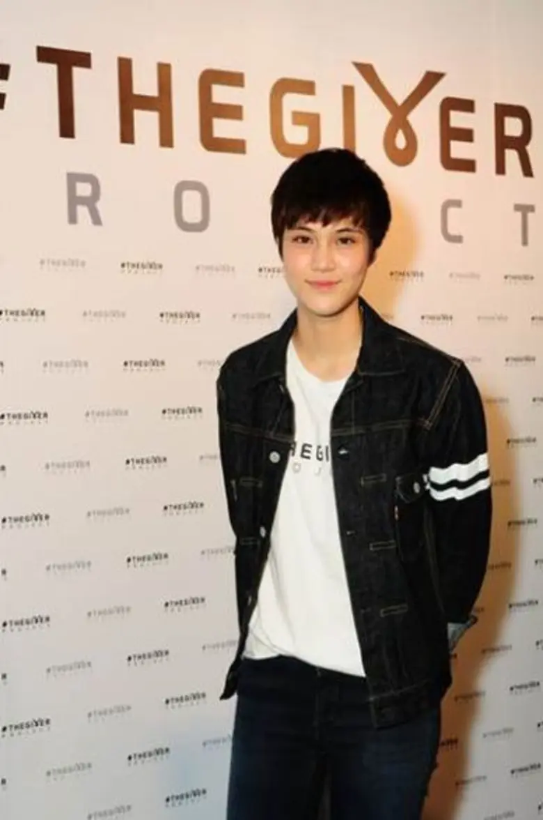 Gossip News: ดร. เสรี วงษ์มณฑา ปะทะ หมอเจี๊ยบ-ลลนา เพื่อแนะนำและทำความเข้าใจเกี่ยวกับผู้ติดเชื้อ HIV ในงาน Live Healthier live Longer เปิดตัวอาหารเสริม เสริมภูมิคุ้มกัน ในวันศุกร์ที่ 4 มีนาคม 2559 เวลา 14.00 น. ที่โรงละครเคแบงค์