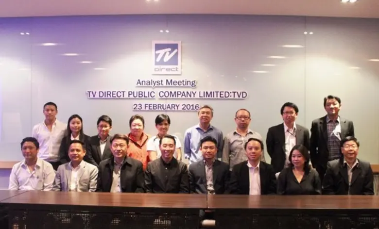 คุณทรงพล ชัญมาตรกิจ (แถวล่าง ที่ 4 จากซ้า...