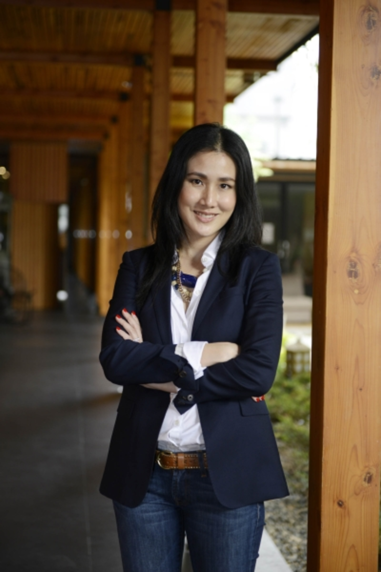 สโรชา ซบินเด้นท์ ผู้อำนวยการฝ่ายพาณิชย์ บ...