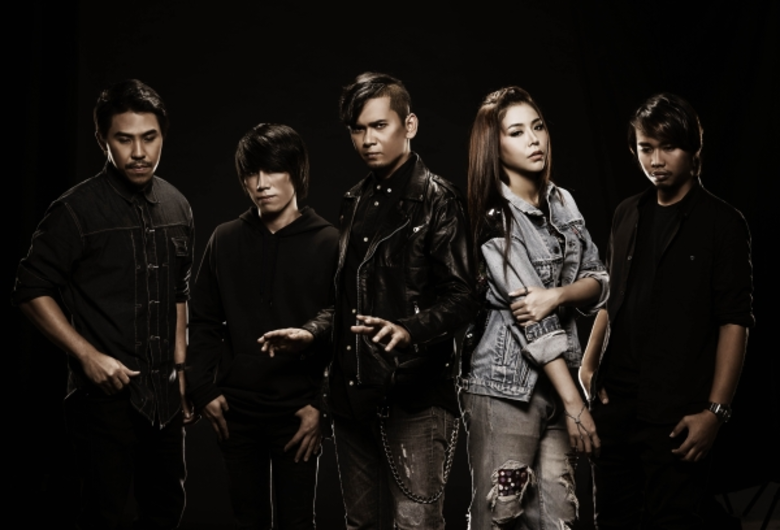 อยู่ในวงการเพลงมากว่าครึ่งชีวิต คร่ำหวอดแ...