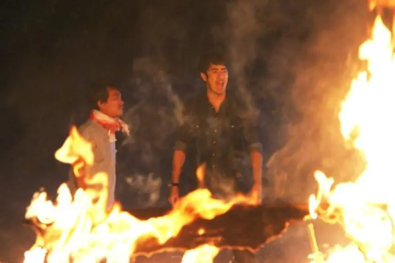 “ฟิล์ม-รัฐภูมิ” หวิดดับกลางกองเพลิง เสี่ยงตาย เปิดฉาก “มนต์รักอสูร”