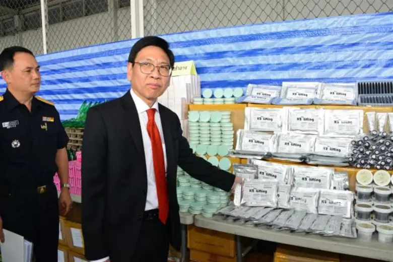 กรมศุลกากรจับกุมสินค้าต้องห้ามต้องกำกัดประเภท บารากู่ คอนแทคเลนส์ เครื่องสำอาง ยาเพิ่มสมรรถภาพทางเพศ (Viagra) ยาลดความอ้วน (Sibutramine) เก้าอี้ไฟฟ้า เครื่องนวดไฟฟ้า พระพุทธรูปและศิลปวัตถุ และสินค้าละเมิดลิขสิทธิ์ รวมมูลค่ากว่า 300 ล้านบาท