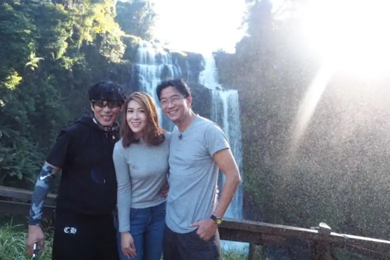 ทีวีไกด์: รายการ "ที่นี่หมอชิต" “เบิร์ด ธงไชย” พาเที่ยวปากเซ ลาวใต้