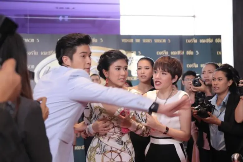 ทีวีไกด์: เรื่องย่อตอนละคร วัยแสบสาแหรกขาด ออกอากาศวันที่ 5-6 มีนาคม 2559 เวลา 20.20 น. ช่อง 3