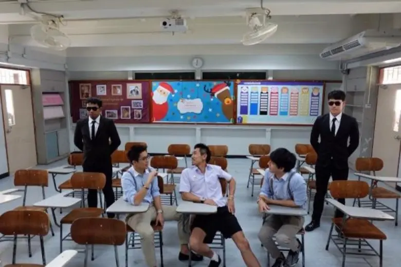 ทีวีไกด์: รายการ “รถโรงเรียน High School Reunion” “ดีเจ.เพชรจ้า” เล่าที่มาฉายา “ลูกเจ้าพ่อ”