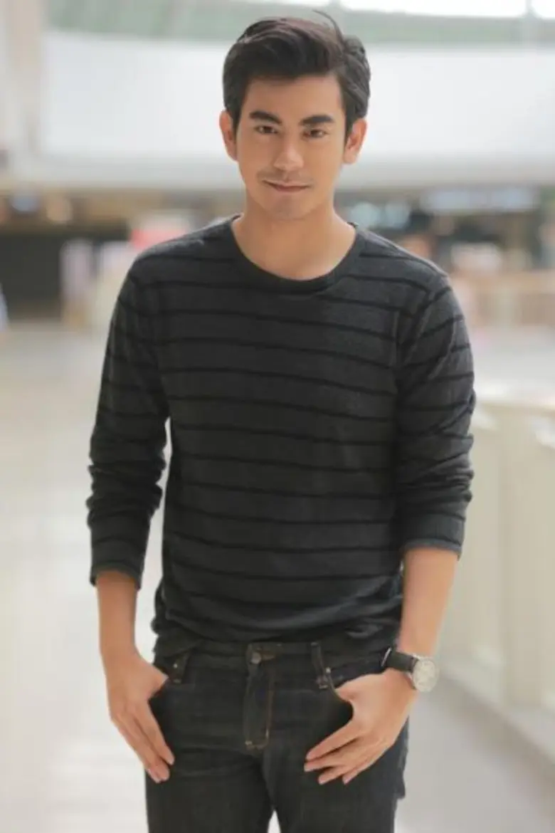 เรียกว่าเป็นพระเอกสุดฮอตขวัญใจวัยรุ่นอีกค...