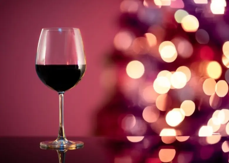 ห้องอาหารริเวอร์ไซด์ กริลล์ ณ โรงแรมรอยัล...