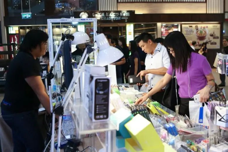 เกตเวย์ เอกมัย จัดงาน TECH Life SHOWCASE กองทัพสินค้าไอทีราคาโดนใจ พร้อมอัพเดพเทคโนโลยีกับนางฟ้าไอที “เฟื่องลดา สรานี”