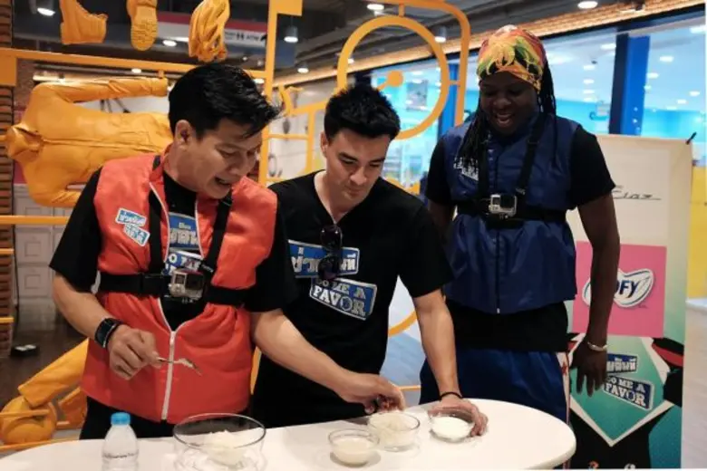 ทีวีไกด์: รายการ "ช่วยฉันที Do Me A Favor (ดูมีอะเฟเวอร์)" เปิดศึกดวลตลก!!! นุ้ย เชิญยิ้ม ท้า โจอี้ กาน่า กินข้าวคลุกนม