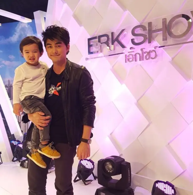 เคลียร์คิวไปบันทึกเทปรายการ "เอิ๊กโชว์" ท...