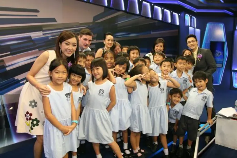 3 พิธีกรคนเก่งแห่ง รายการข่าว "เที่ยงวันท...