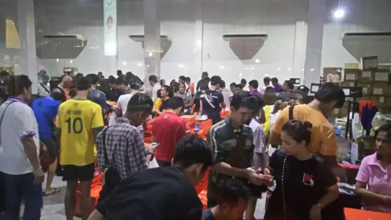 บรรยากาศในร้าน Nike Factory Outlet ที่ ศู...