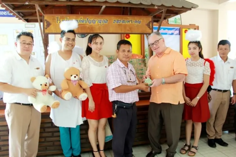 โรงแรมอังสนาลากูน่าภูเก็ต มอบเงินจำนวน 28...