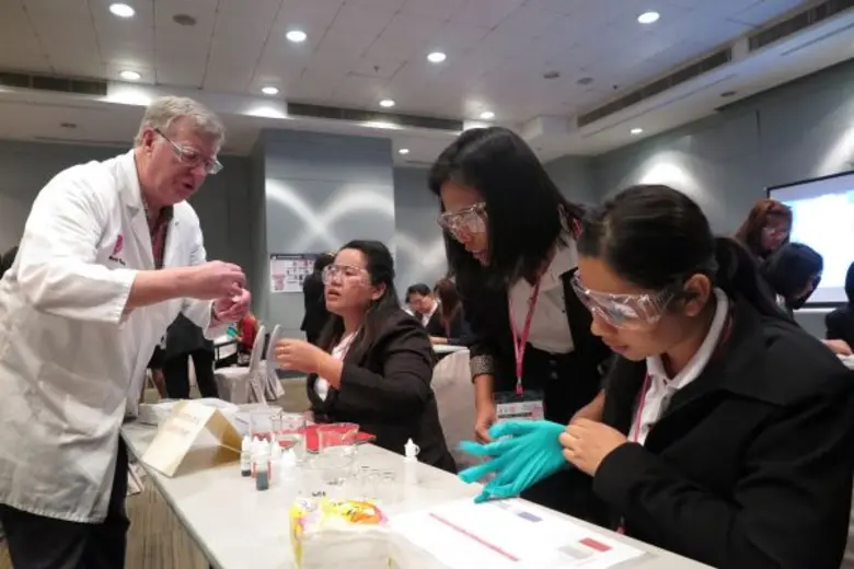 ดาว ประเทศไทย นำเสนอโครงการ “ห้องเรียนเคมีดาว” ในงานประชุม PACCON 2016 ฉลอง 100 ปีแห่งความก้าวหน้าทางเคมี