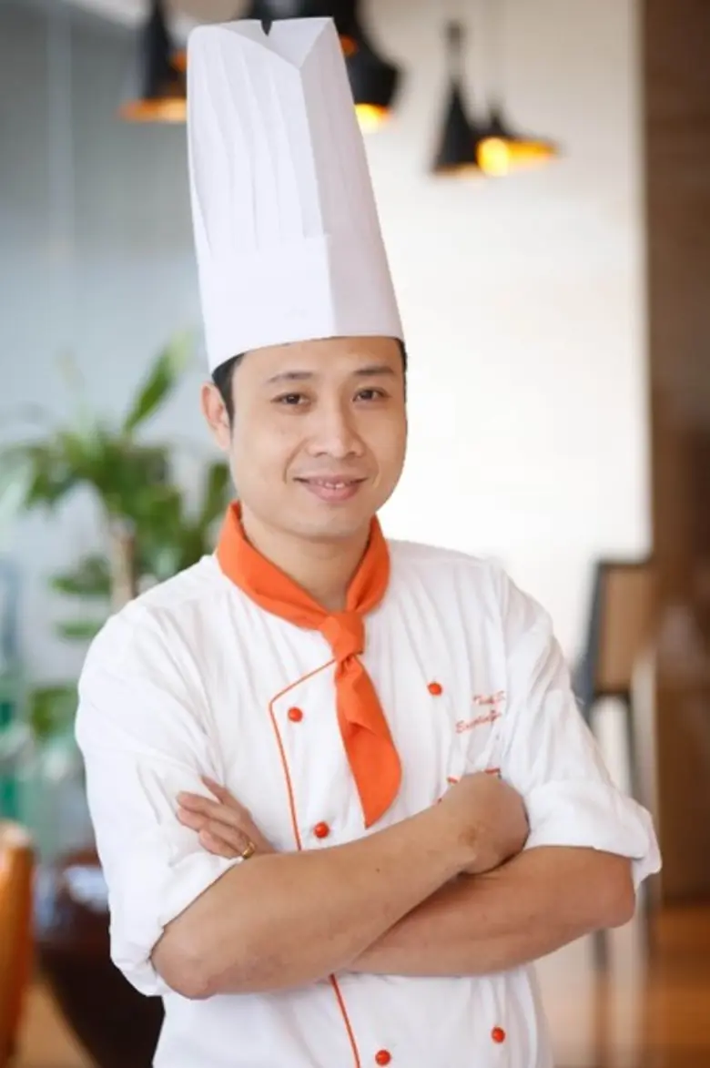 มร. เดวิด คัมมิ่ง รองประธานกรรมการและผู้จ...