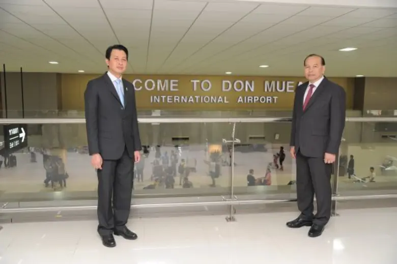 นายนิตินัย ศิริสมรรถการ (ซ้าย) ผู้อำนวยกา...