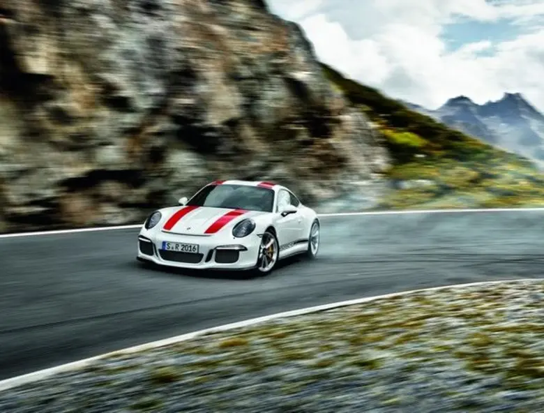 หมาป่าผู้สวมหนังแกะ-ปอร์เช่ 911 อาร์ (911 R) ใหม่