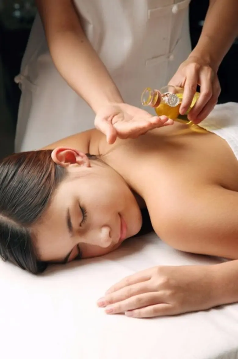 ระรินจินดา เวลเนส สปาแนะนำ 2 บริการใหม่ - Therapeutic Massage for Office Syndrome และ Pregnancy Massage สำหรับผู้บริหารที่มีปัญหาออฟฟิศซินโดรมและคุณแม่ตั้งครรภ์