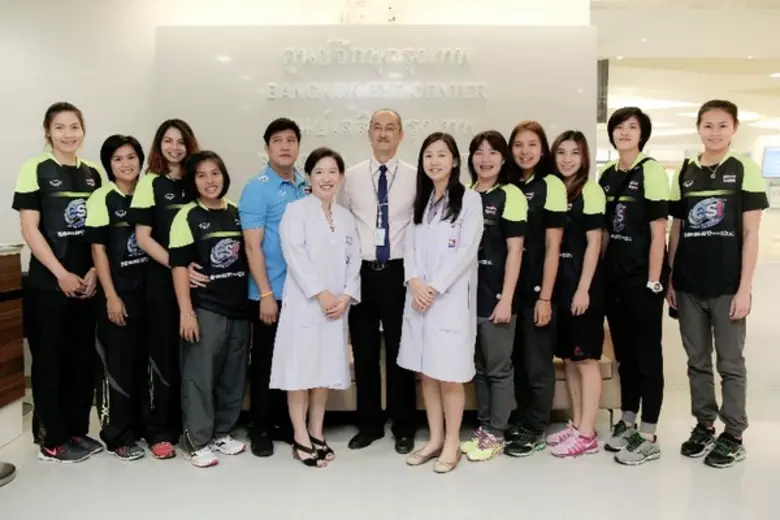 นพ.อี้ด ลอประยูร ผู้อำนวยการศูนย์เวชศาสตร...